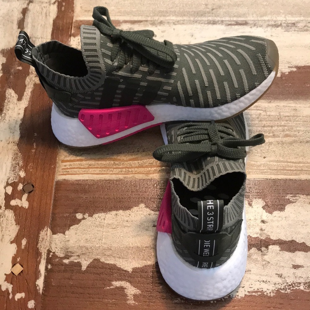 Adidas Women’s NMD R2 Size 7.5 US